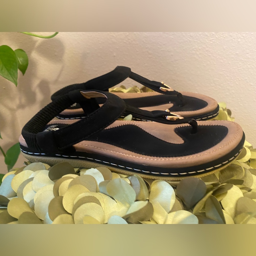 Socosands Women's Black Elastic Strap Comfort Sole T-Back Sandals Size 7 - Picture 1 of 2